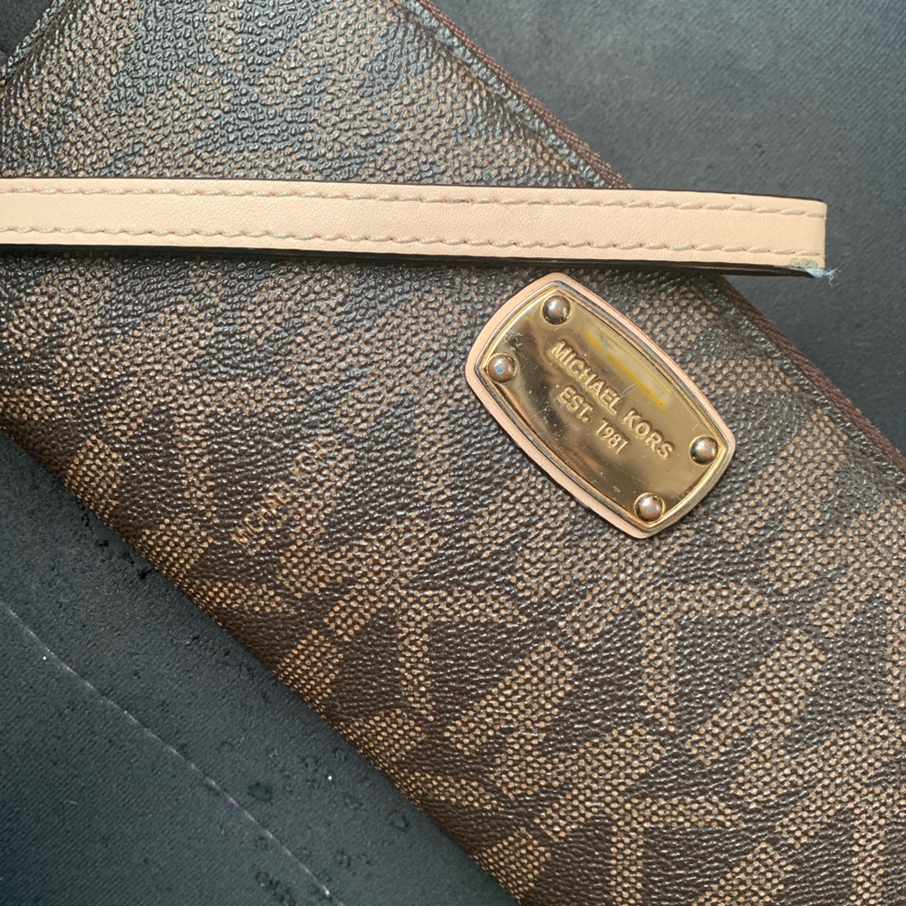MK wallet
